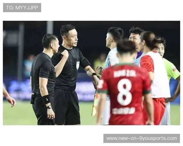 足球裁判委员会在判罚透明化上搭建复核平台并推行多语种解读，2020年足球裁判员规则修改