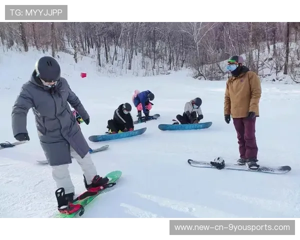 冰雪运动学院开展少儿滑雪教学的教师资格认证试点，儿童滑雪培训